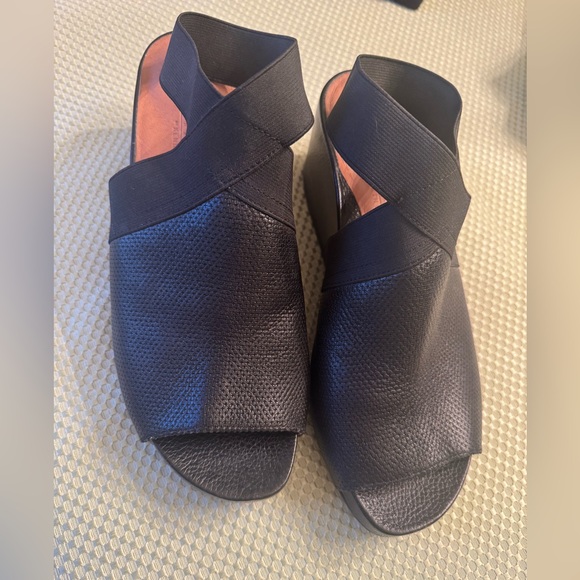Gentle Souls  by Kenneth Cole Gianna Black Wedge Sandal with ankle strap size 10 - Picture 3 of 10